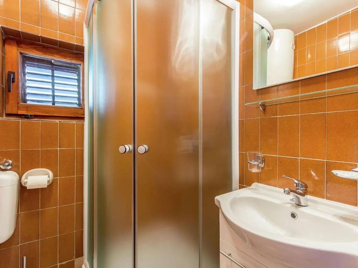 Holiday Home Only 800 M From The Beach Stinjan