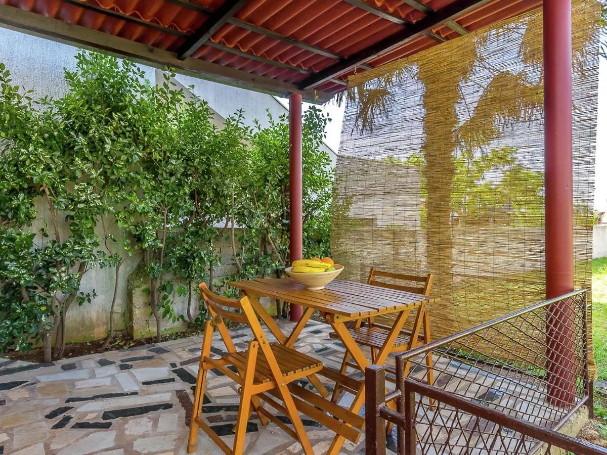 Holiday Home Only 800 M From The Beach Stinjan 0*,