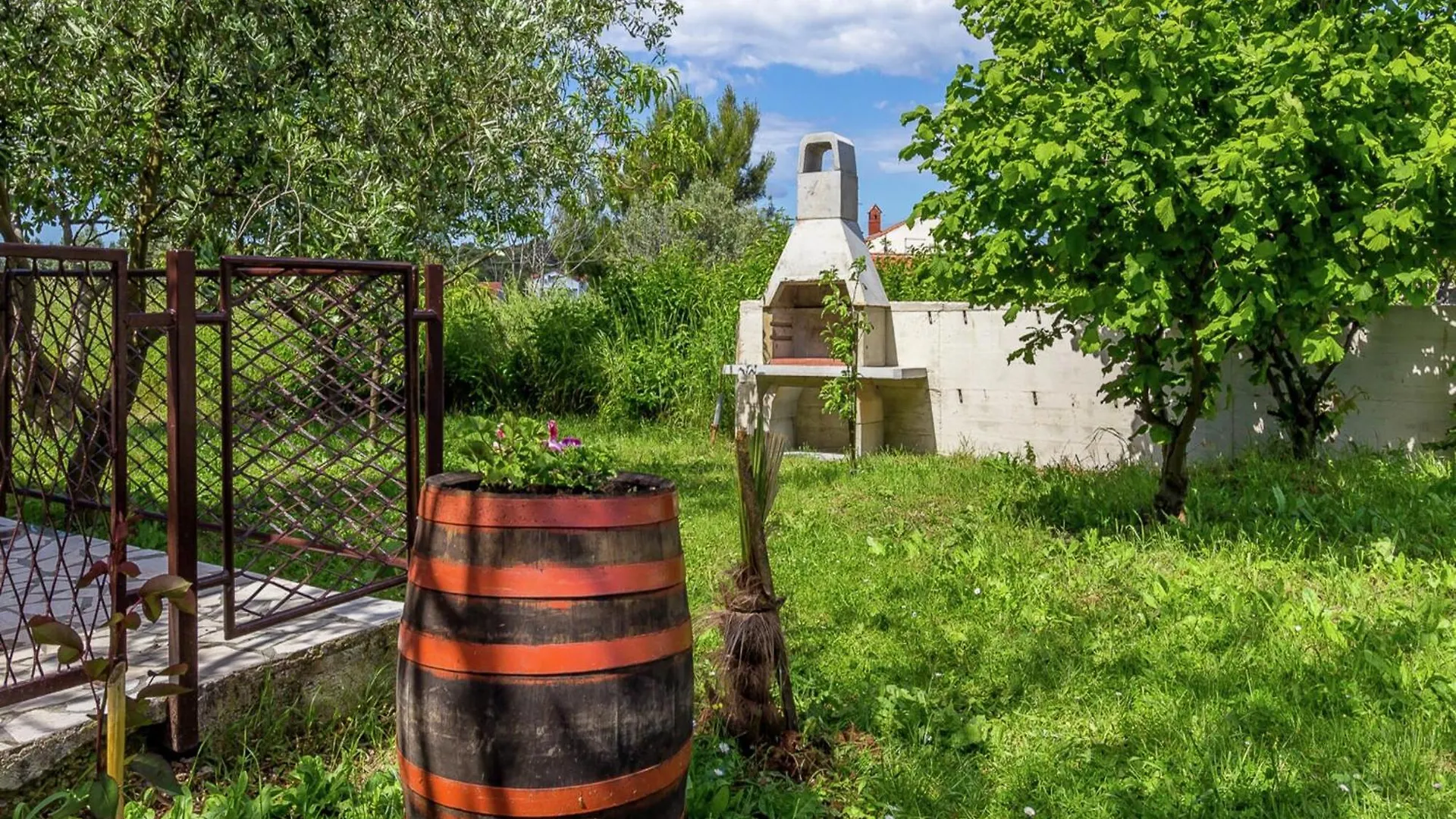 Holiday Home Only 800 M From The Beach Stinjan 0*,  Croatia